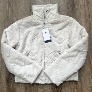 Nike Womens Swoosh Full Zip Faux Fur Jacket Ivory Sz XS FV8019-104